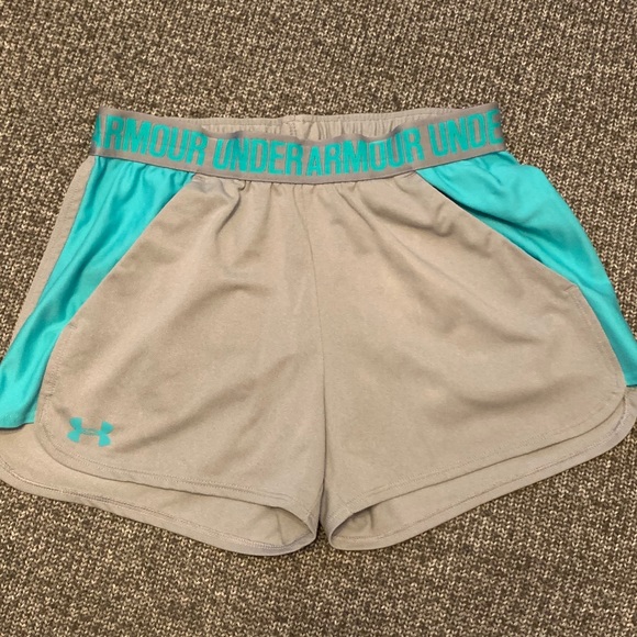 Under Armour Pants - Women’s Under Armour Shorts, size Small
